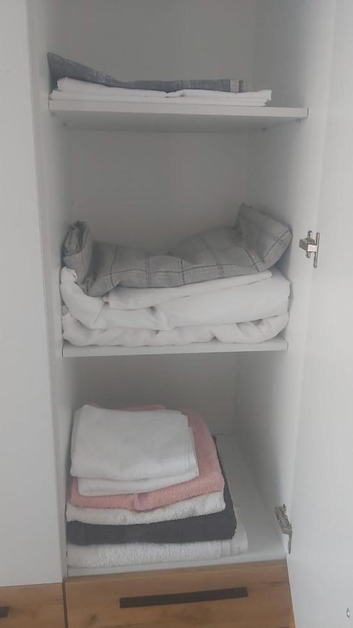 Coresi, 2 Camere, Sleeps 6 Large Private Garden Pets Welcome * Brașov