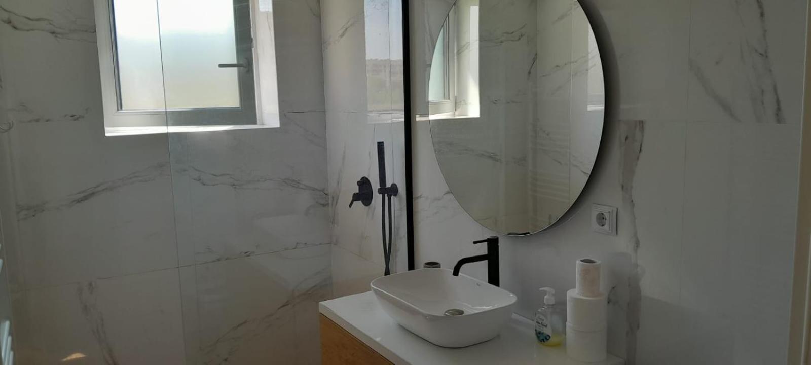 Coresi, 2 Camere, Sleeps 6 Large Private Garden Pets Welcome 公寓 *